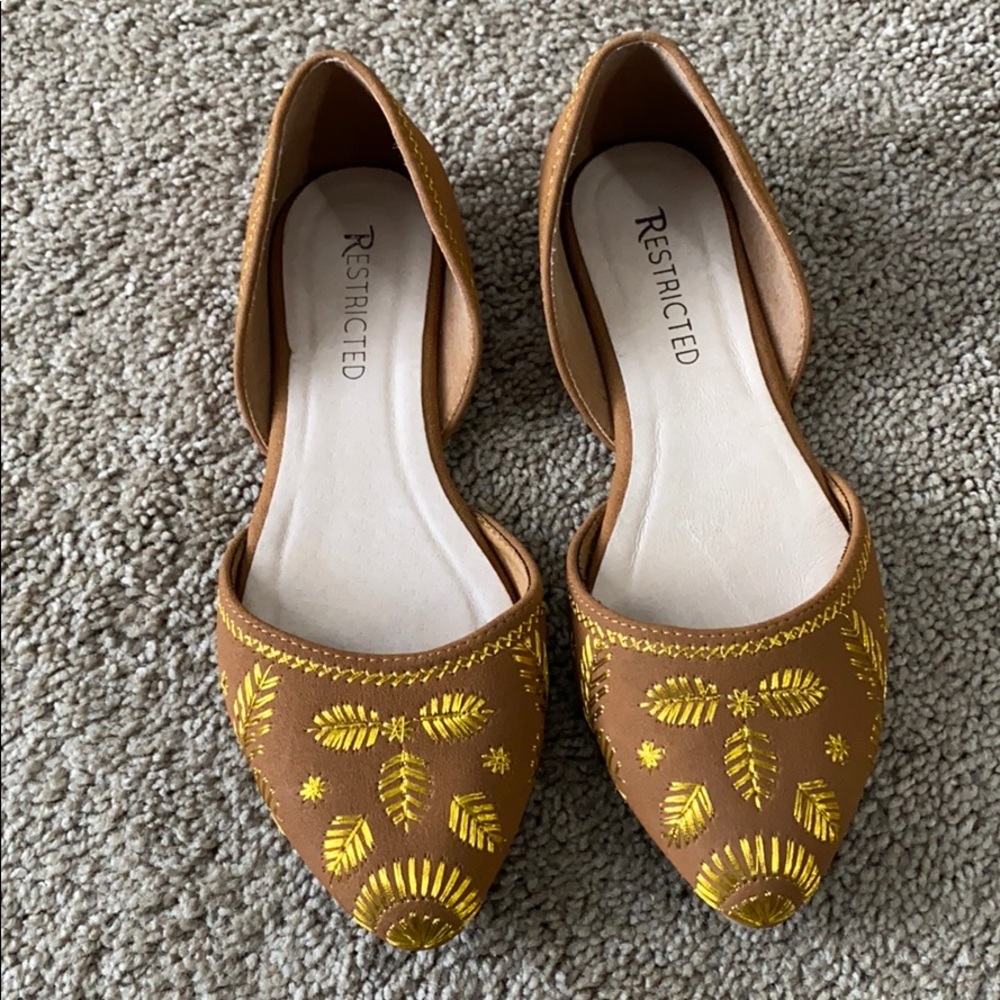Restricted Women’s Flats